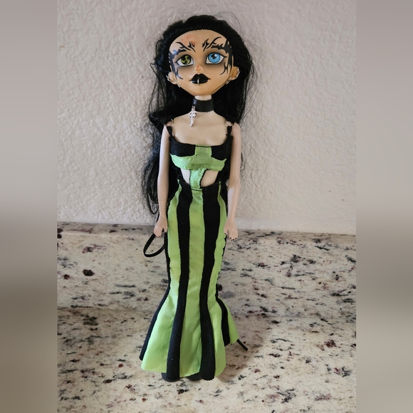 Bleeding Edge Goths BeGoths Julia Doom Green Dress Doll...